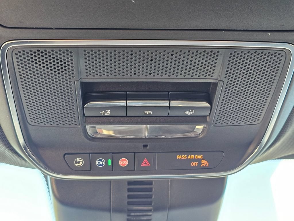 2025 Chevrolet Traverse Base