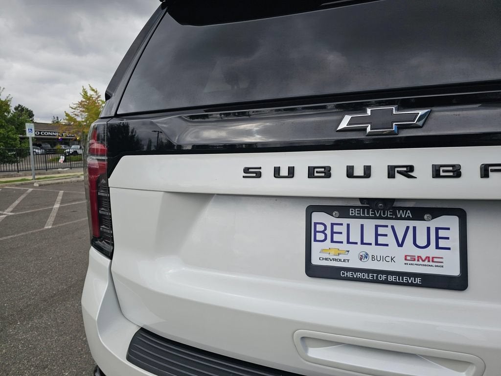 2025 Chevrolet Suburban Base