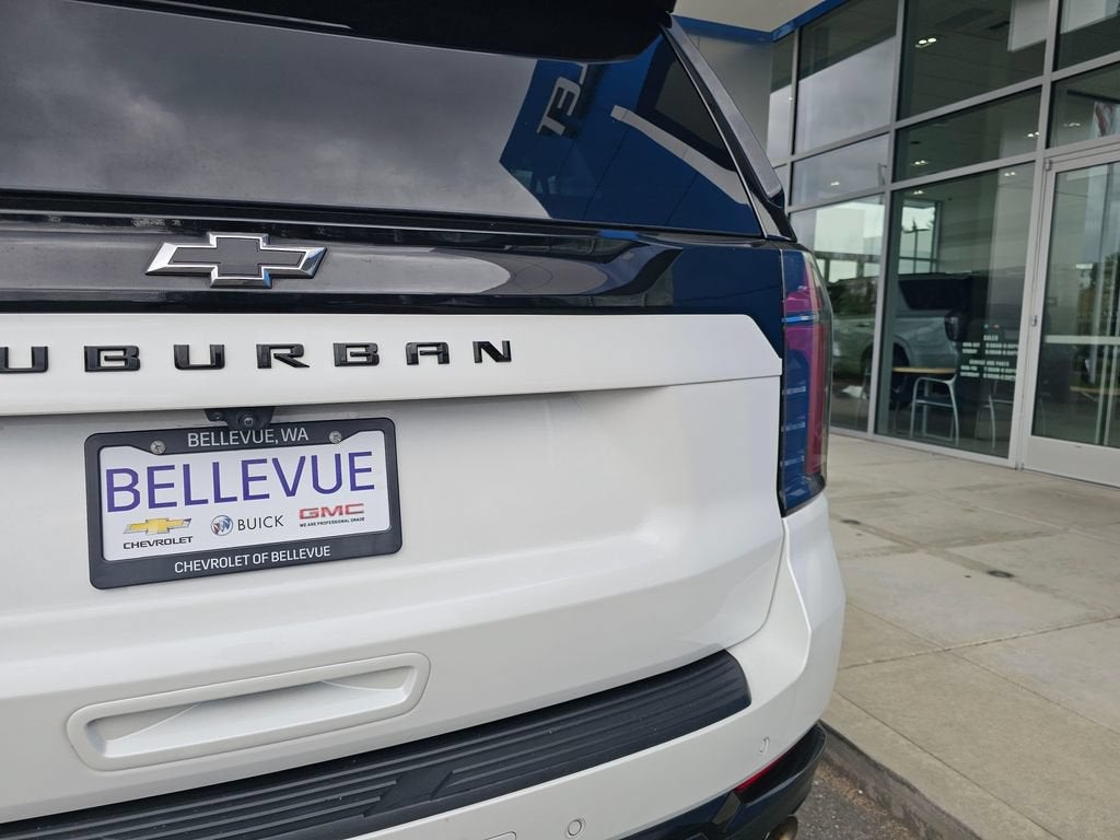 2025 Chevrolet Suburban Base