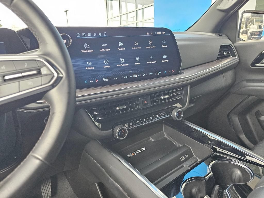2025 Chevrolet Suburban Base
