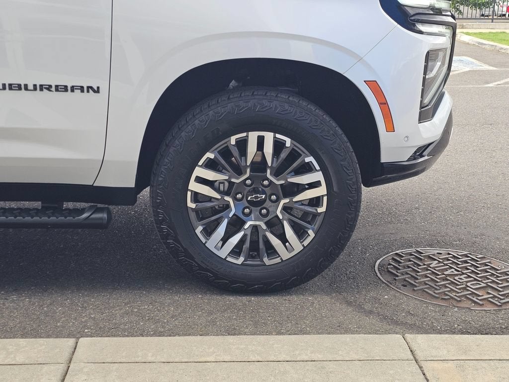 2025 Chevrolet Suburban Base