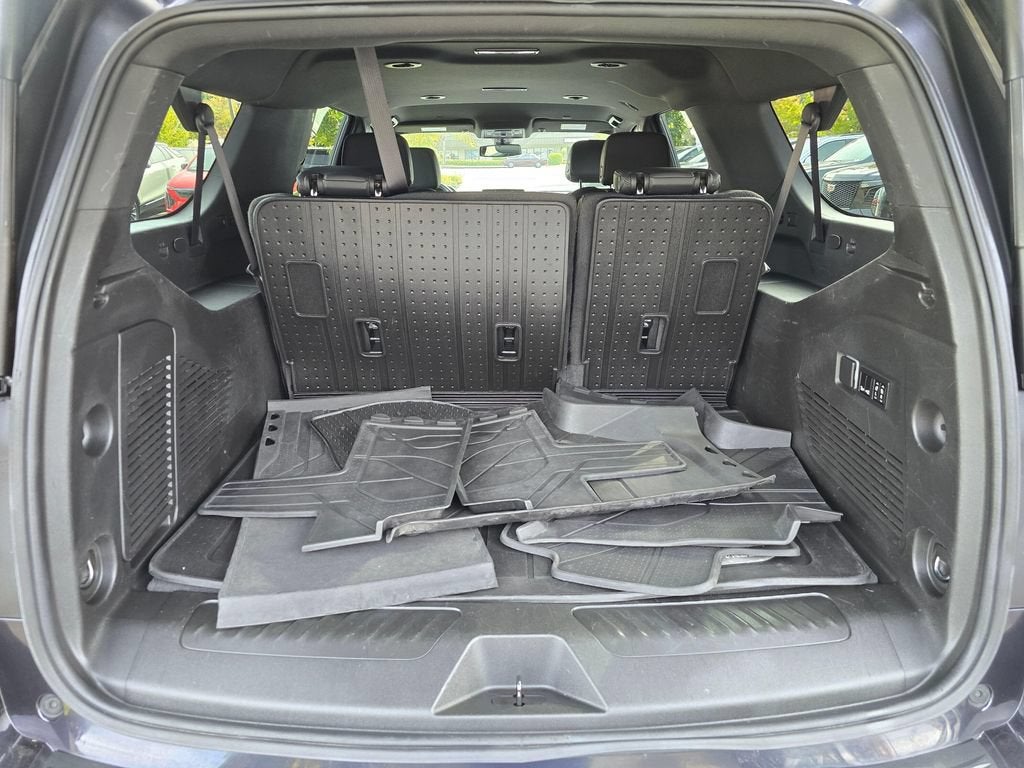 2022 Chevrolet Suburban Base