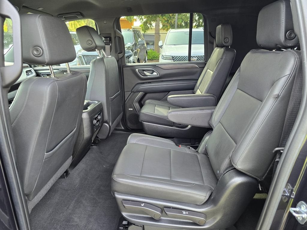 2022 Chevrolet Suburban Base