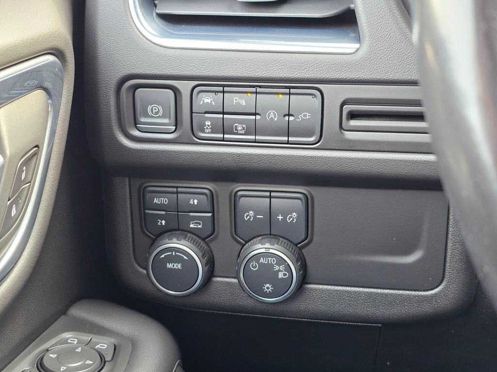 2022 Chevrolet Suburban Base