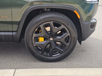 2025 RIVIAN R1S Base