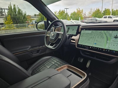 2025 RIVIAN R1S Base