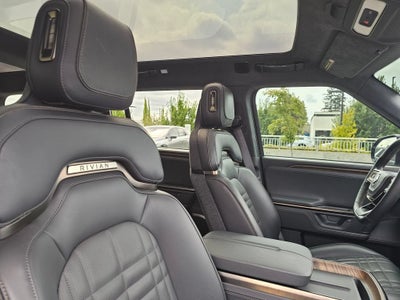 2025 RIVIAN R1S Base
