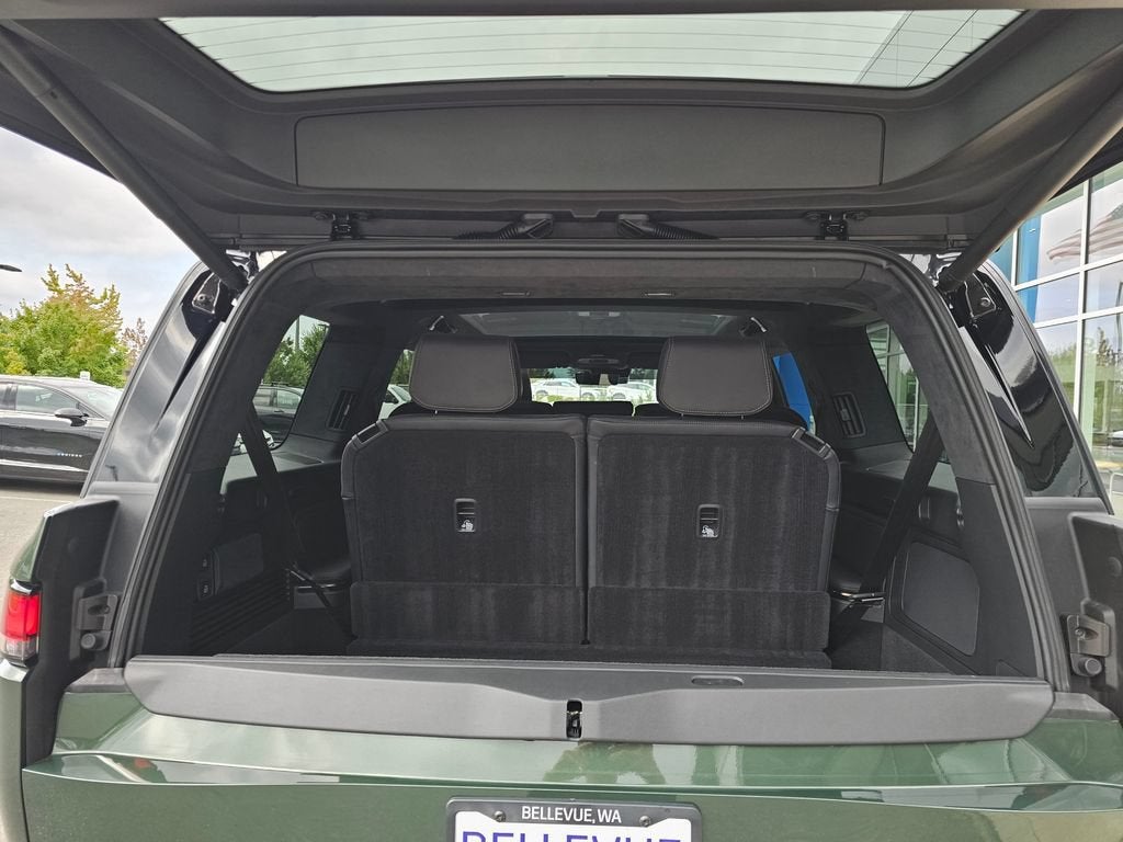 2025 RIVIAN R1S Base