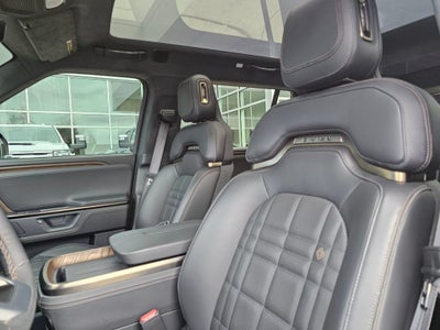 2025 RIVIAN R1S Base