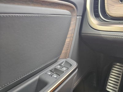 2025 RIVIAN R1S Base