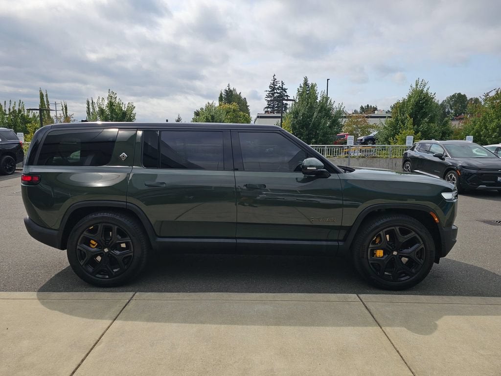 2025 RIVIAN R1S Base