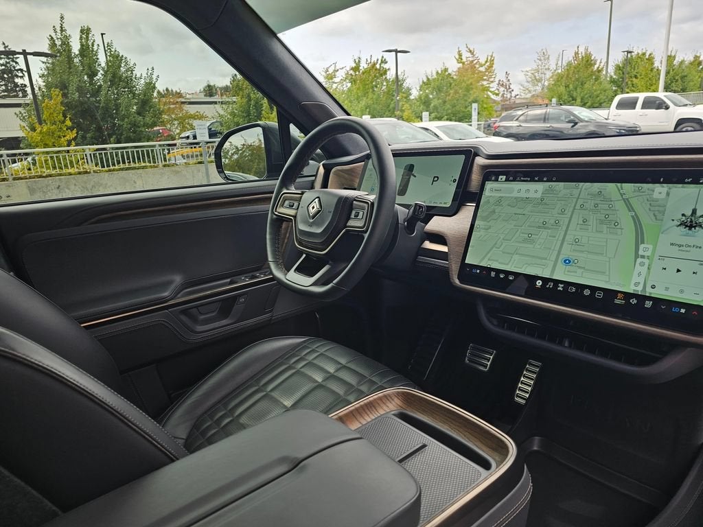 2025 RIVIAN R1S Base