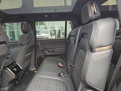 2025 RIVIAN R1S Base