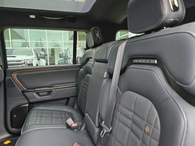 2025 RIVIAN R1S Base