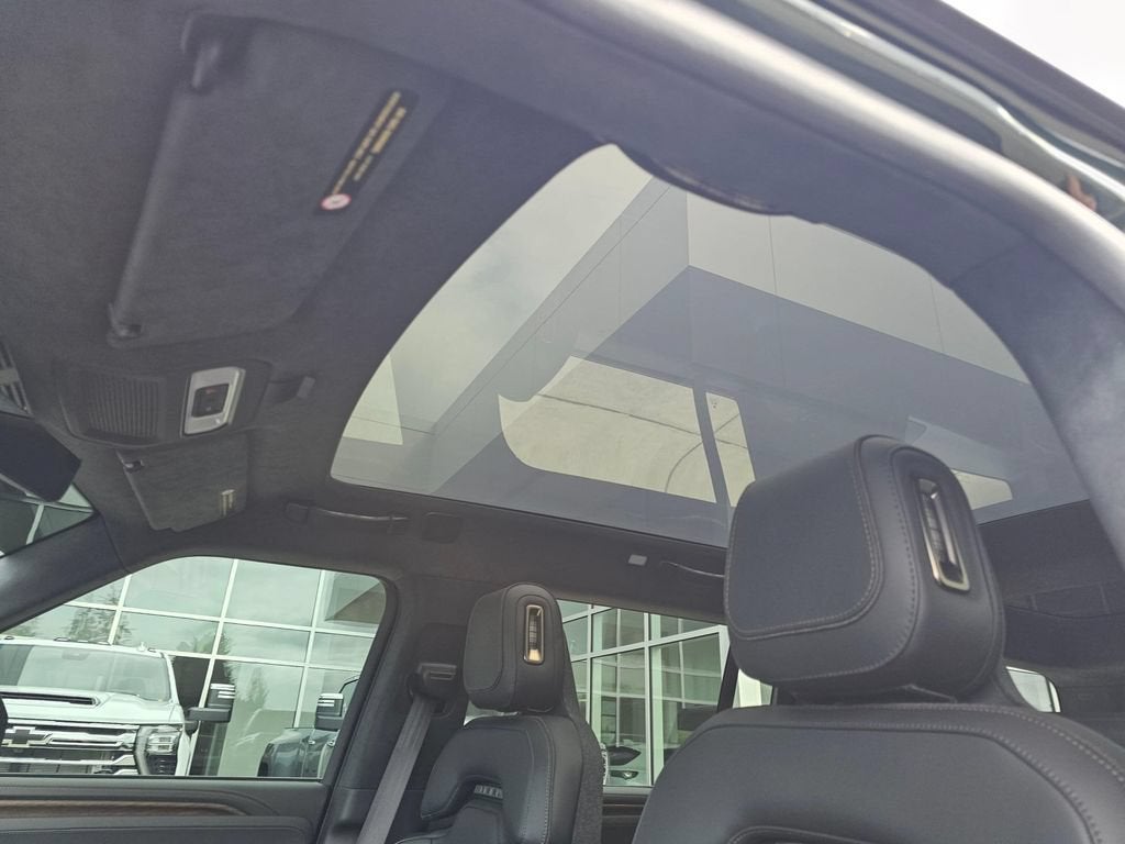 2025 RIVIAN R1S Base