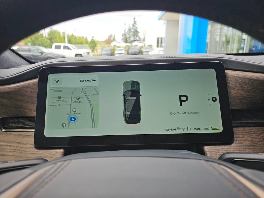 2025 RIVIAN R1S Base