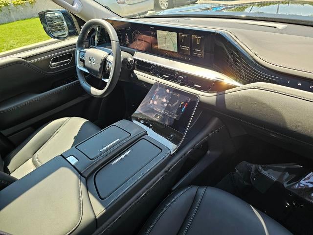 2025 INFINITI QX80 PURE