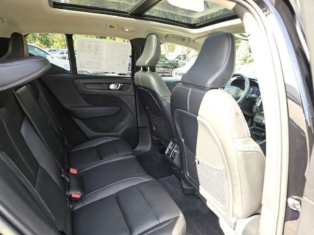 2023 Volvo XC40 Plus Dark Theme