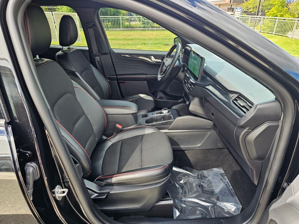 2025 Ford Escape Hybrid ST-Line Select