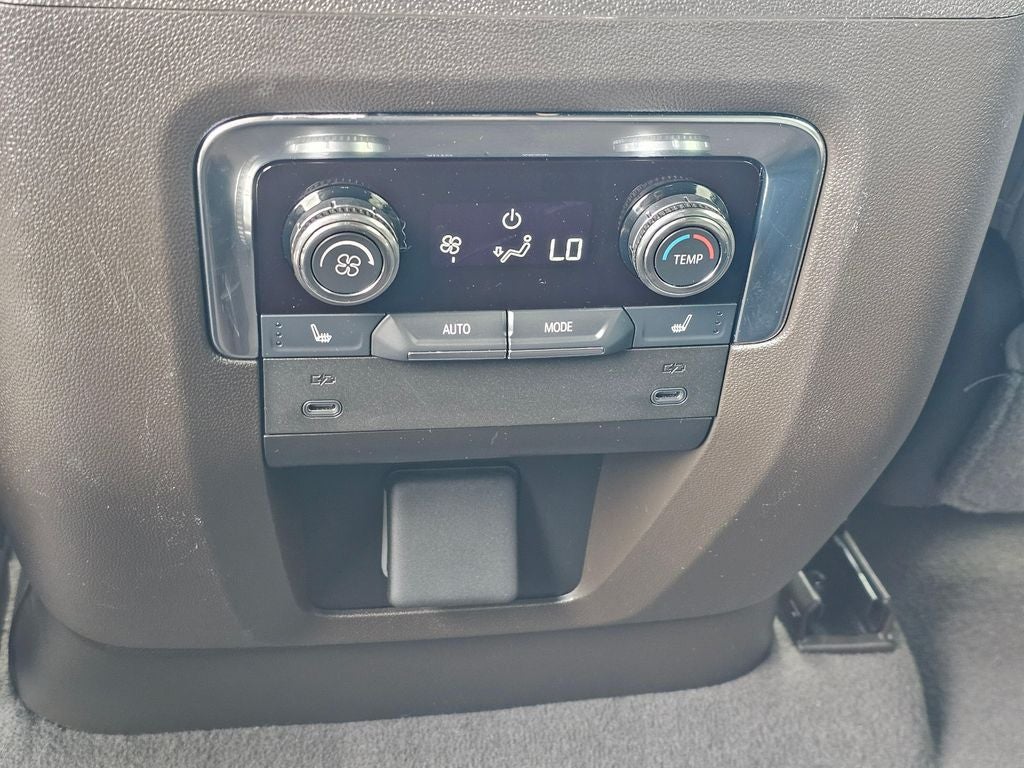 2025 GMC Yukon Elevation