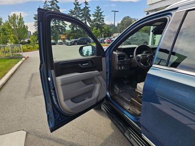 2025 GMC Yukon Elevation
