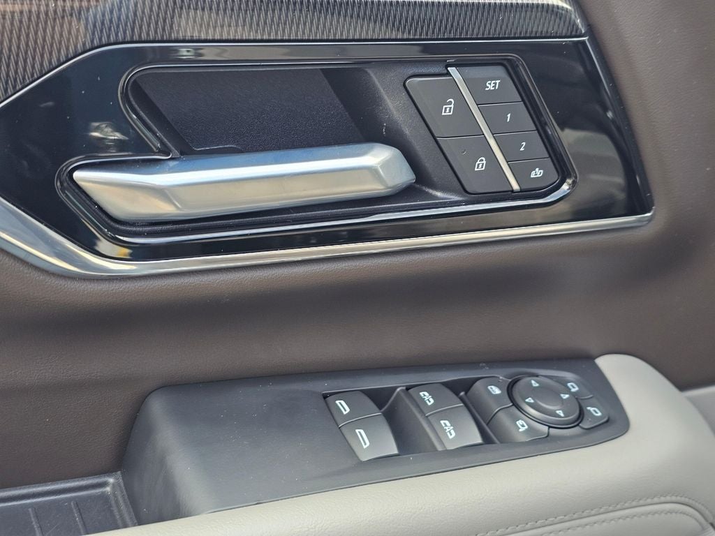 2025 GMC Yukon Elevation