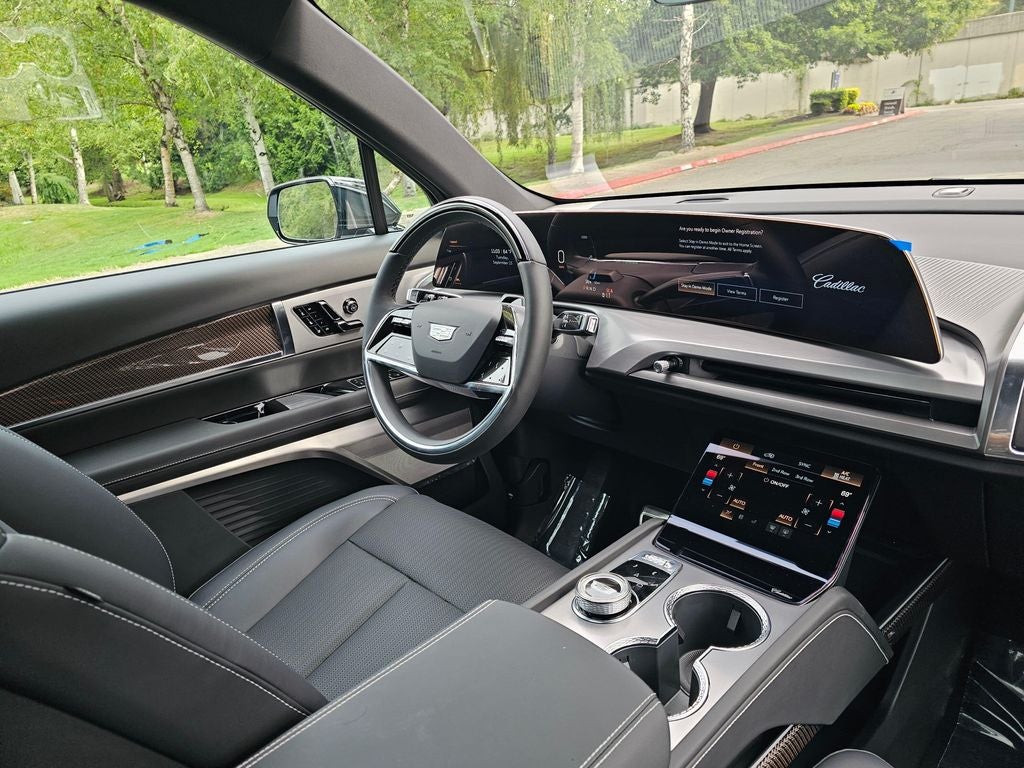 2027 Cadillac VISTIQ Luxury