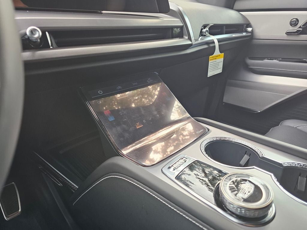 2027 Cadillac VISTIQ Sport
