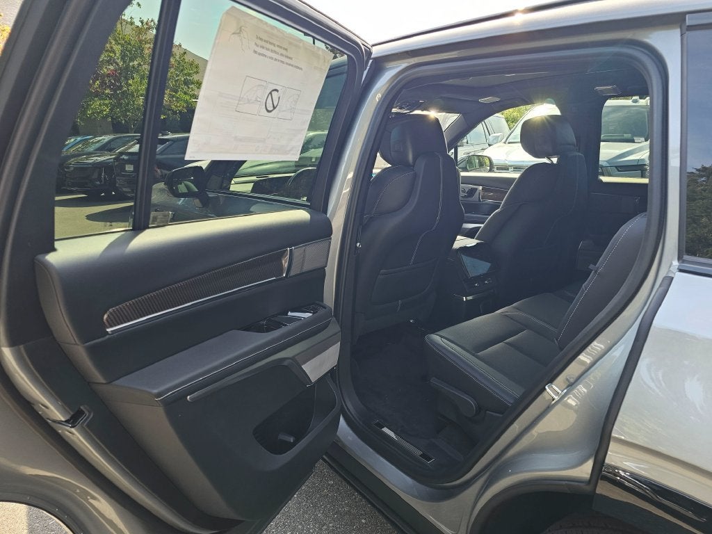 2027 Cadillac VISTIQ Sport