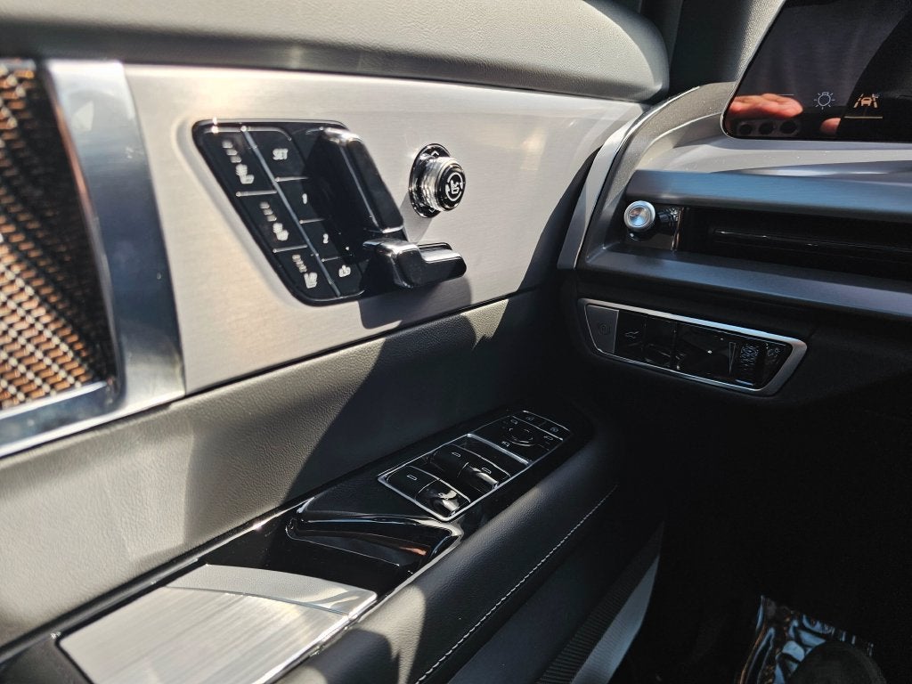 2027 Cadillac VISTIQ Sport