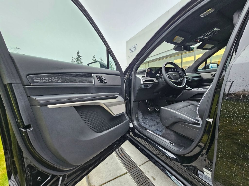 2026 Cadillac VISTIQ Platinum