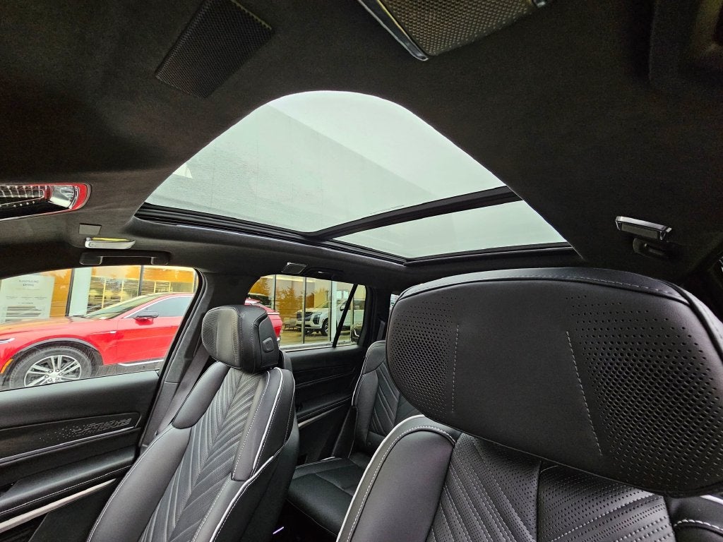 2026 Cadillac VISTIQ Platinum