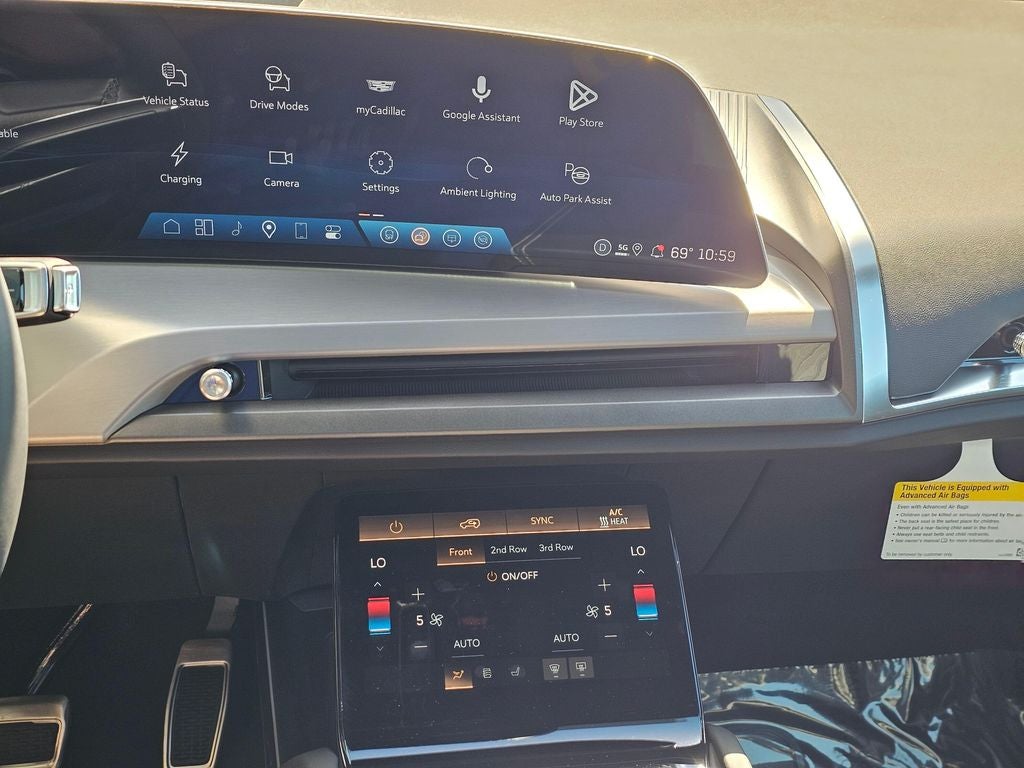 2027 Cadillac VISTIQ Platinum