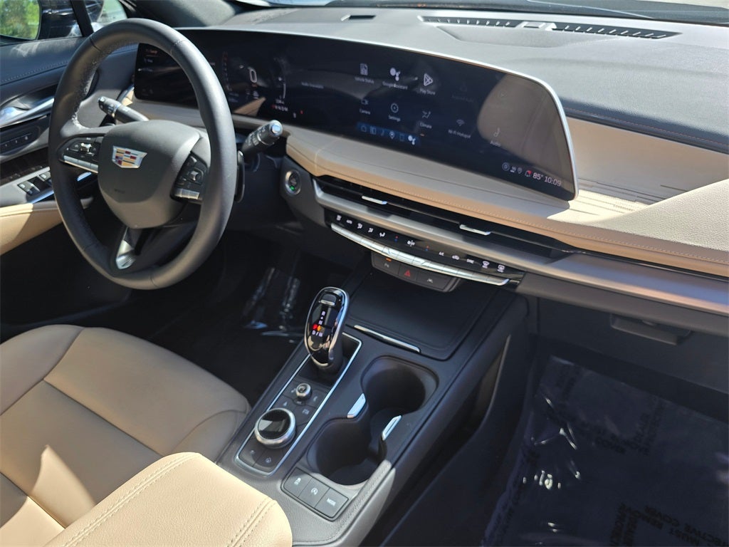 2025 Cadillac XT4 Premium Luxury