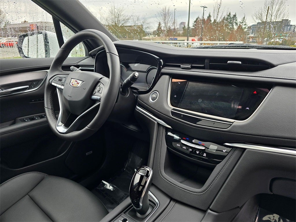 2025 Cadillac XT6 Luxury