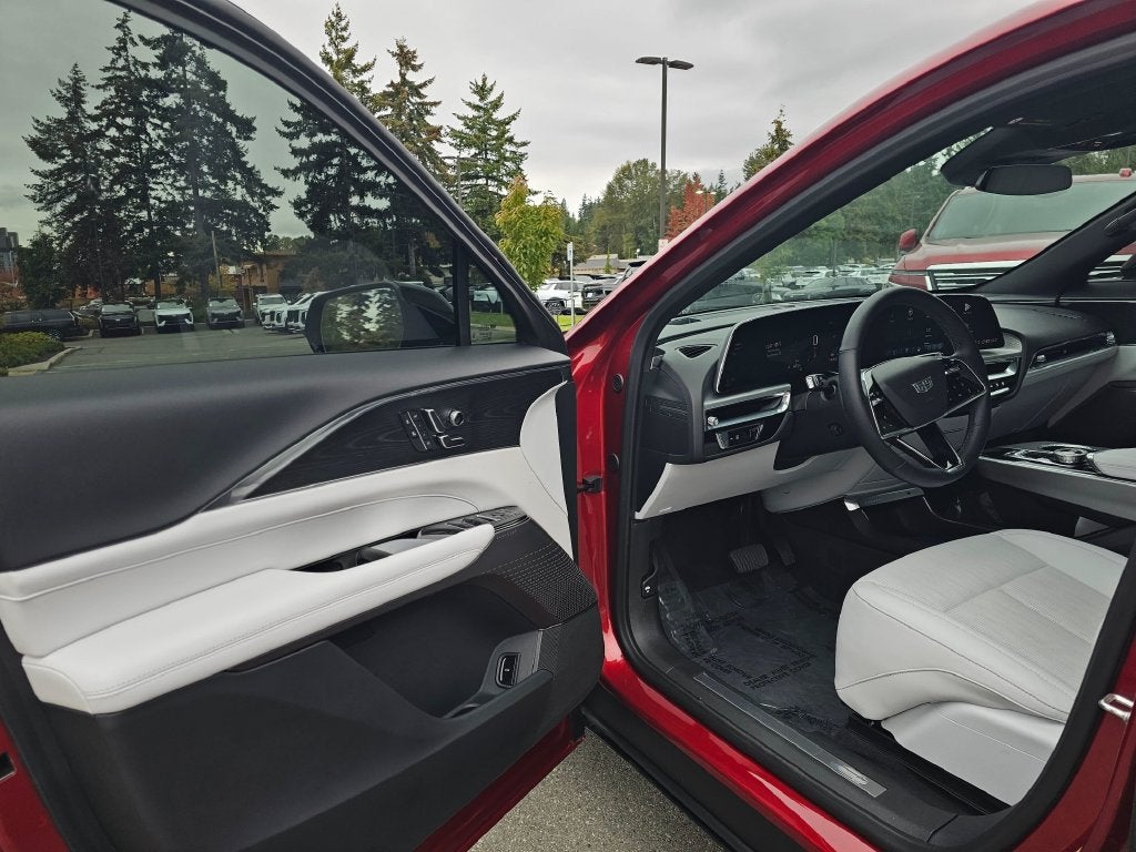 2024 Cadillac LYRIQ Luxury