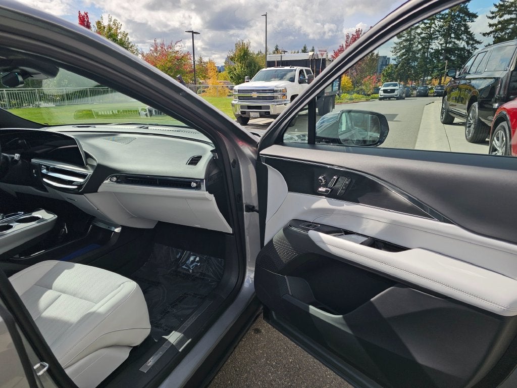 2024 Cadillac LYRIQ Luxury