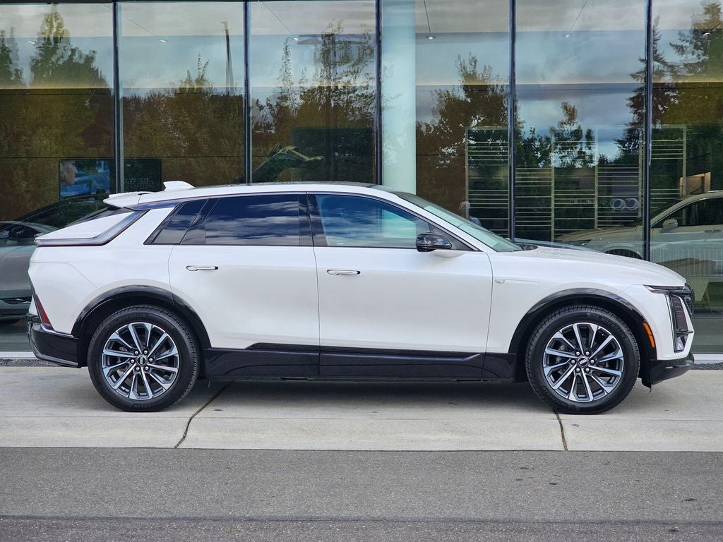 2024 Cadillac LYRIQ Sport
