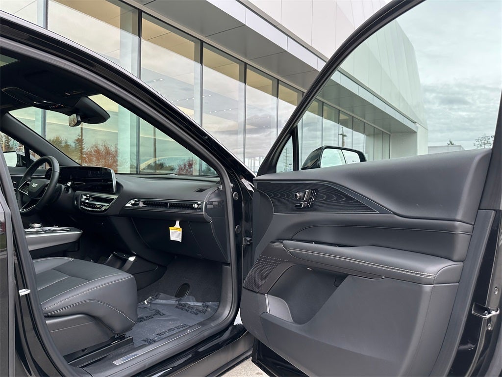 2025 Cadillac LYRIQ Sport