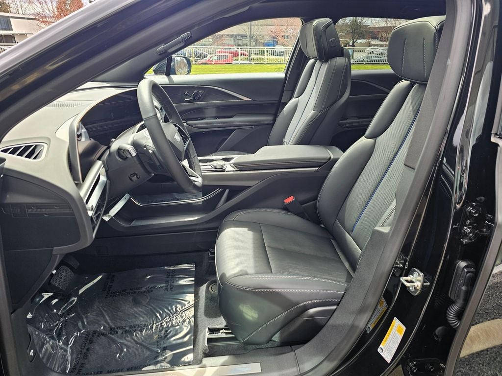 2025 Cadillac LYRIQ Sport