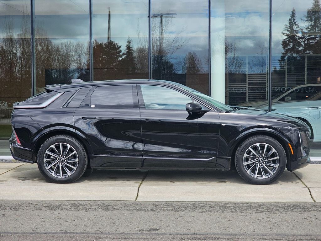 2025 Cadillac LYRIQ Sport