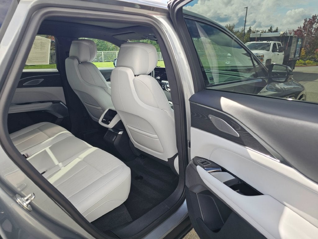 2024 Cadillac LYRIQ Sport