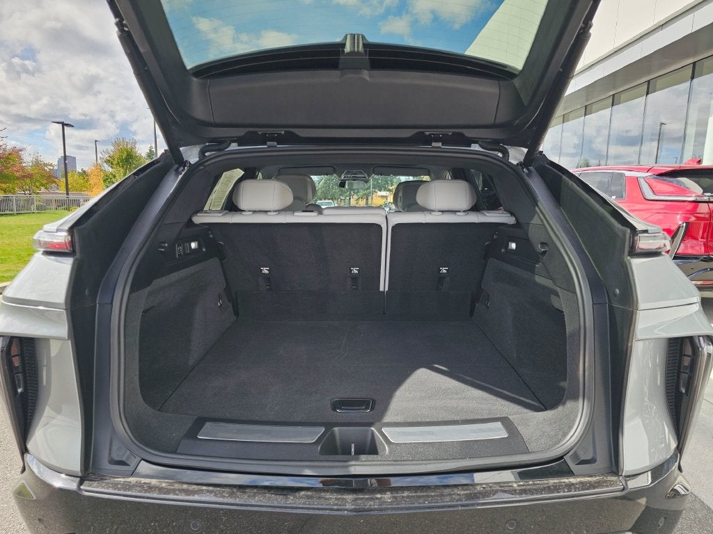 2024 Cadillac LYRIQ Sport