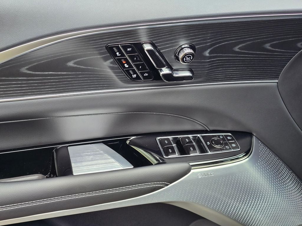 2025 Cadillac LYRIQ Sport