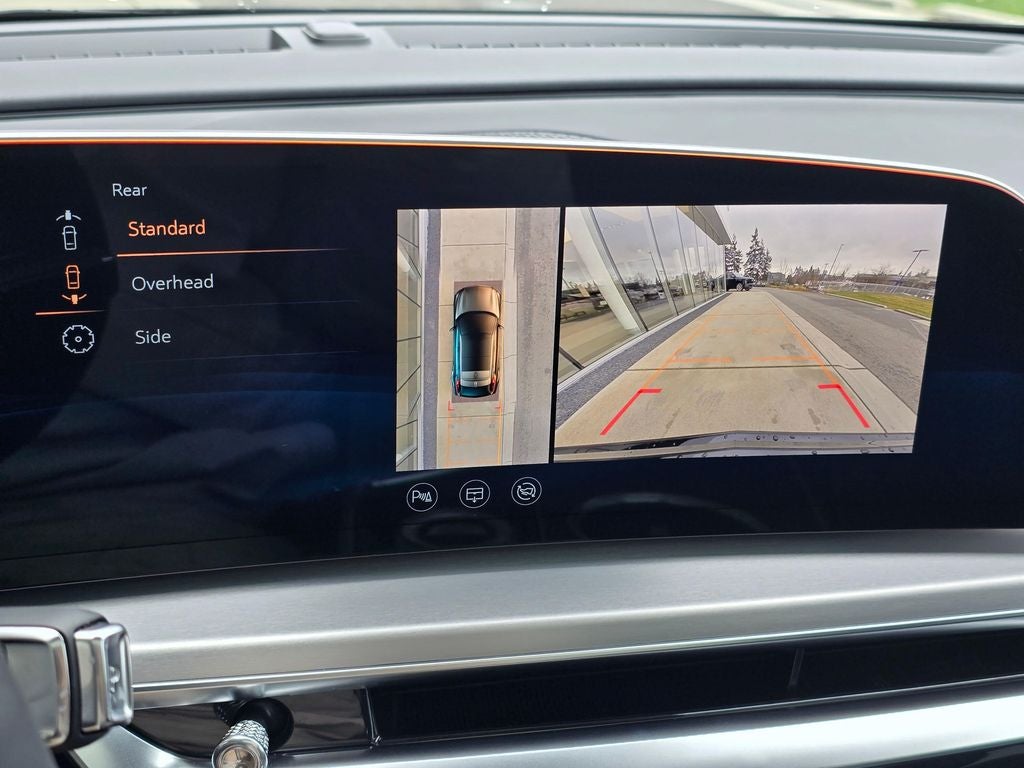 2025 Cadillac LYRIQ Sport