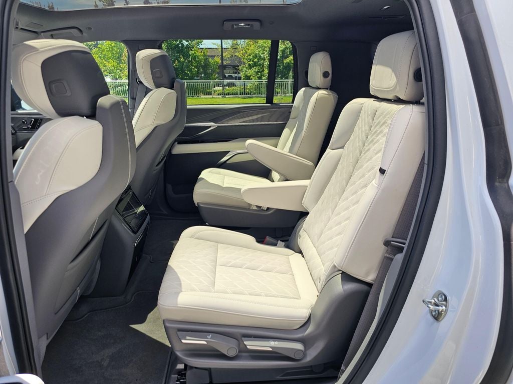 2026 Cadillac ESCALADE IQL Luxury