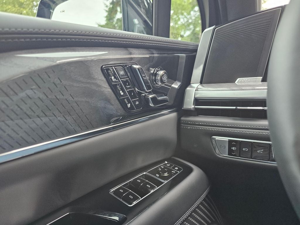 2026 Cadillac ESCALADE IQL Premium Sport