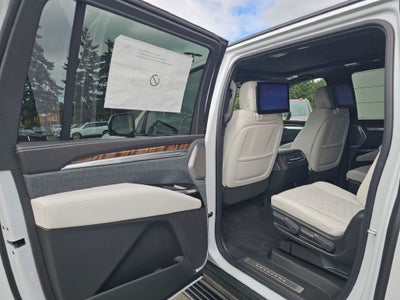 2026 Cadillac Escalade ESV Platinum Edition