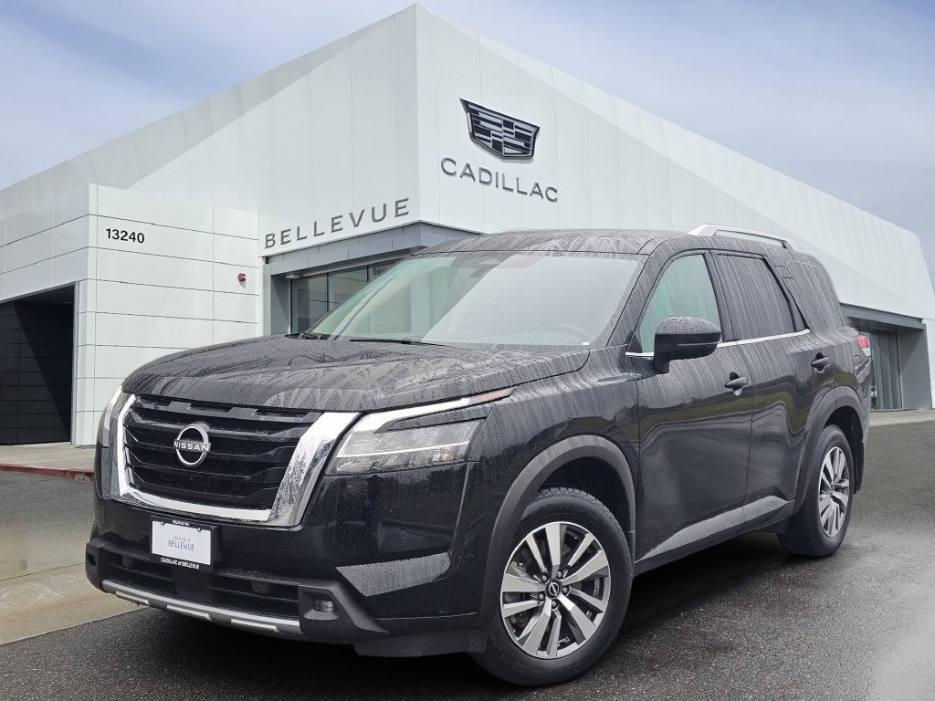 2022 Nissan Pathfinder SL