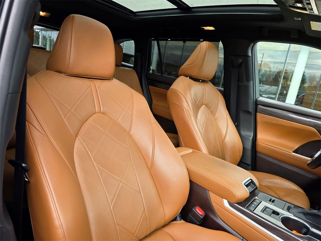 2020 Toyota Highlander Hybrid Platinum